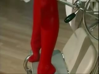 Kırmızı lezbiyen anal glove bisiklet